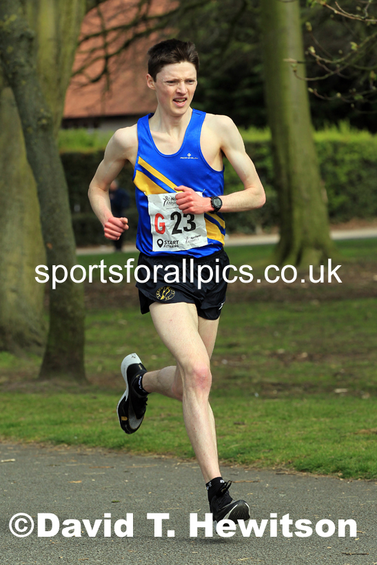 Senior Mens Northern 12 Stage Road Relay, 2022 Northern 12 and 6 Stage Road Relays,  Birkenhead Park, Birkenhead, Wirral.  Photo: David T. Hewitson/Sports for All Pics